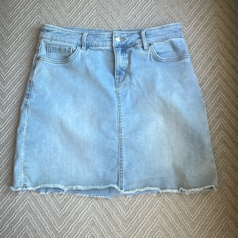 Tommy Bahama Boracay Indigo Raw Edge blue light wash denim skirt size 10